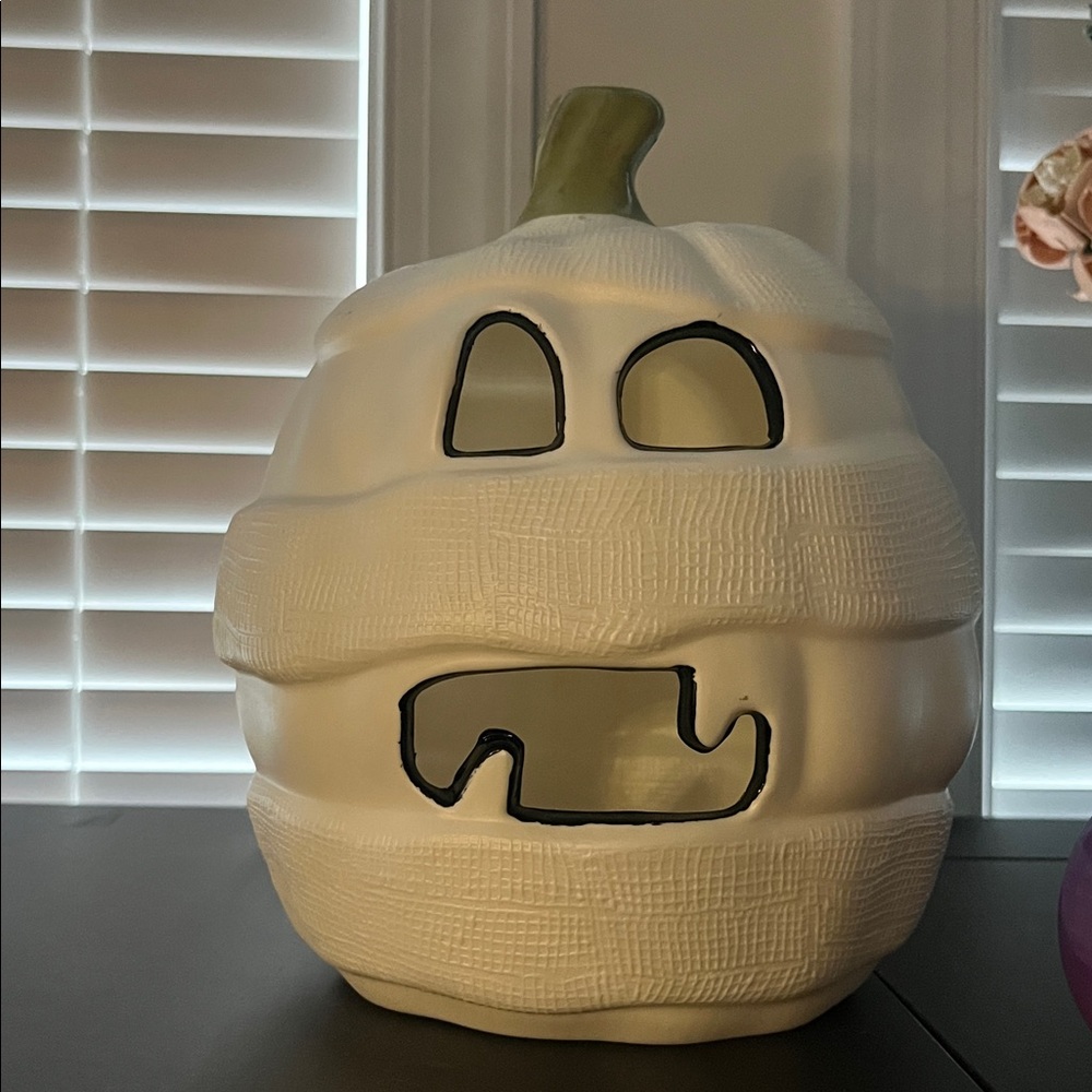 Target Hyde & Eek Lit Mummy Blowmold Pumpkin